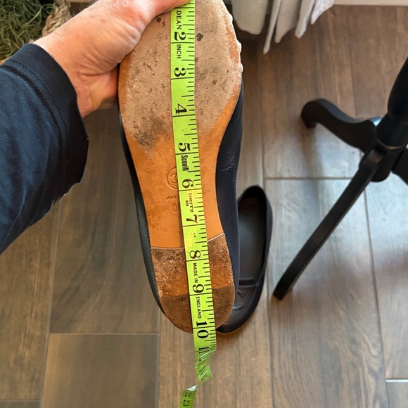 CHANEL Black Loafers - Picture 7 of 16